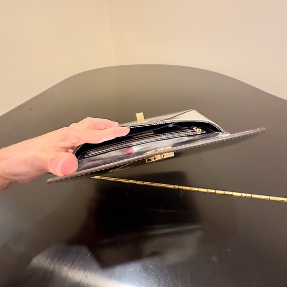 NWT RARE Authentic Luxury Party Tory Burch Kira Metallic Envelope Clutch/Bag - Picture 17 of 17